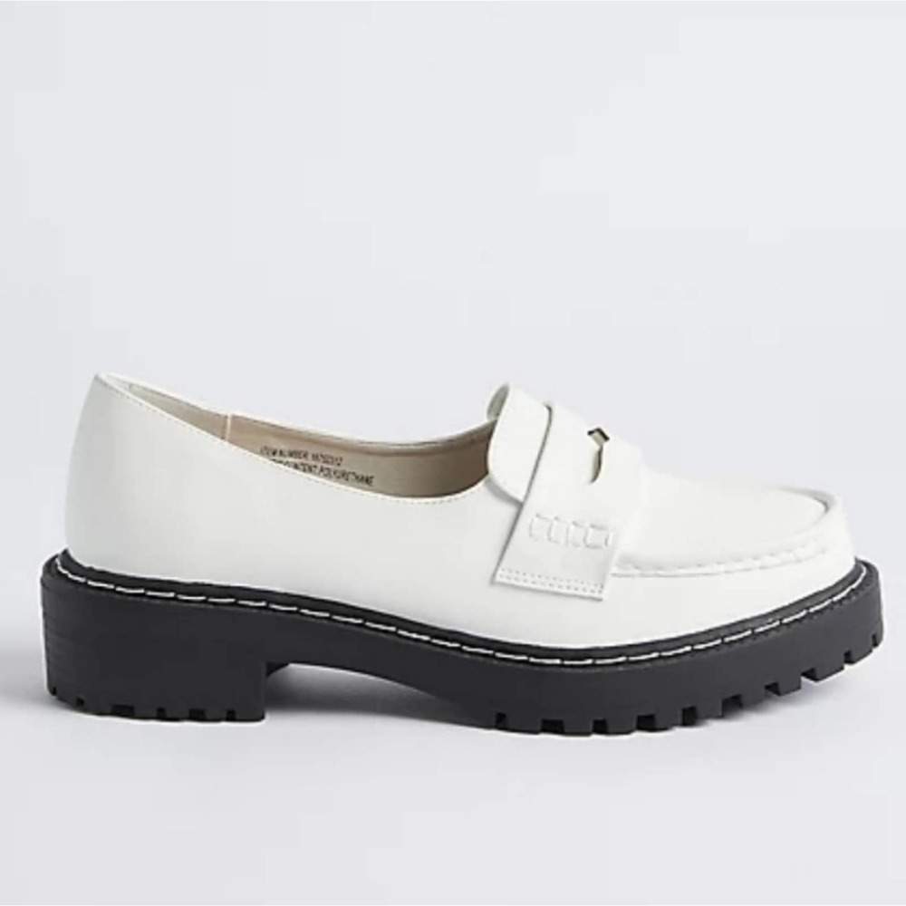 TORRID SIZE 13 CHUNKY LUG LOAFER (WW) *PRICE FIRM*